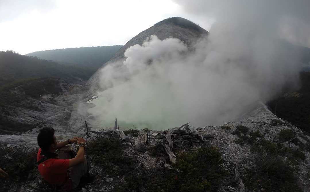 Gunung Patah Bengkulu, Ada Kawah Indah hingga Bunga Langka