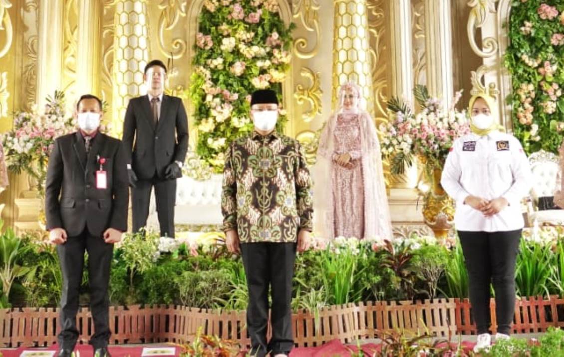 Vendor Pesta Pernikahan Gelar Simulasi dengan Prokes, Gubernur Perankan Tamu