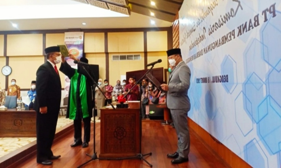 Irjen Pol (Purn) Supratman Dilantik Jadi Komisaris Independen Bank Bengkulu