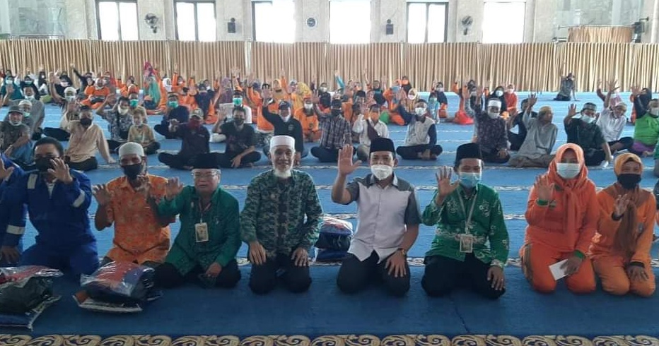 HUT Kota Bengkulu, Basnas Beri Bantuan PLK ke Ratusan Petugas Kebersihan