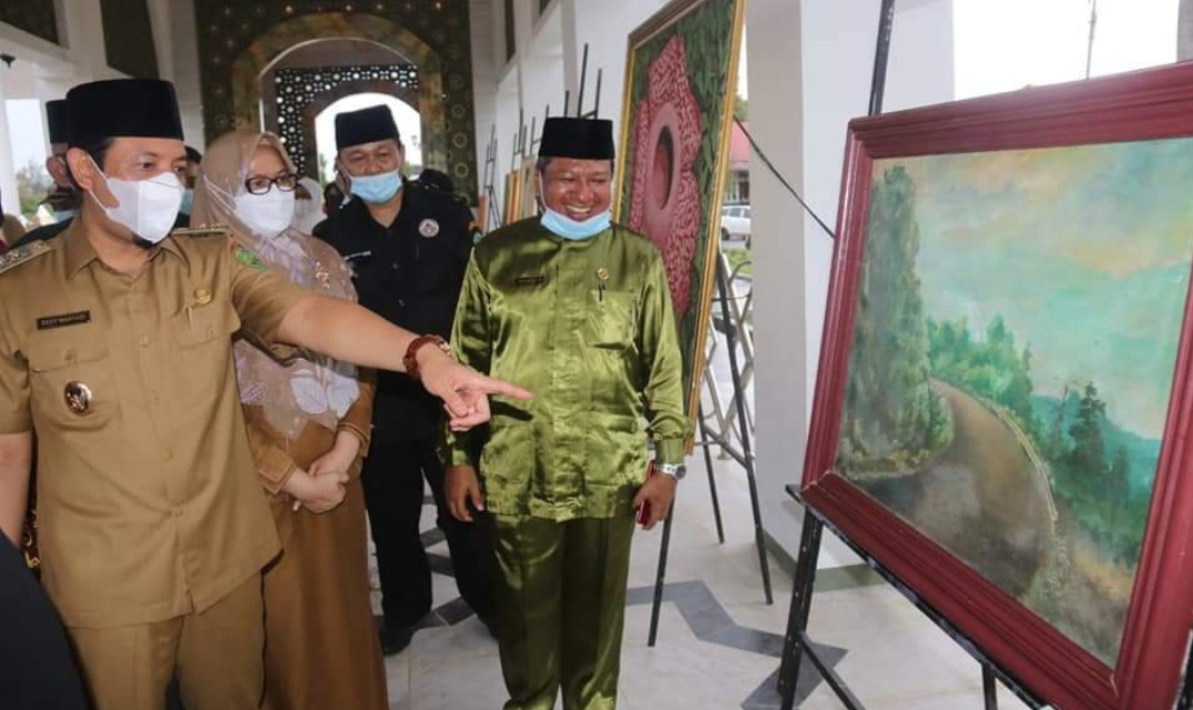 Pemkot Bengkulu Wadahi Karya Seniman Lukis di Alun-Alun Berendo