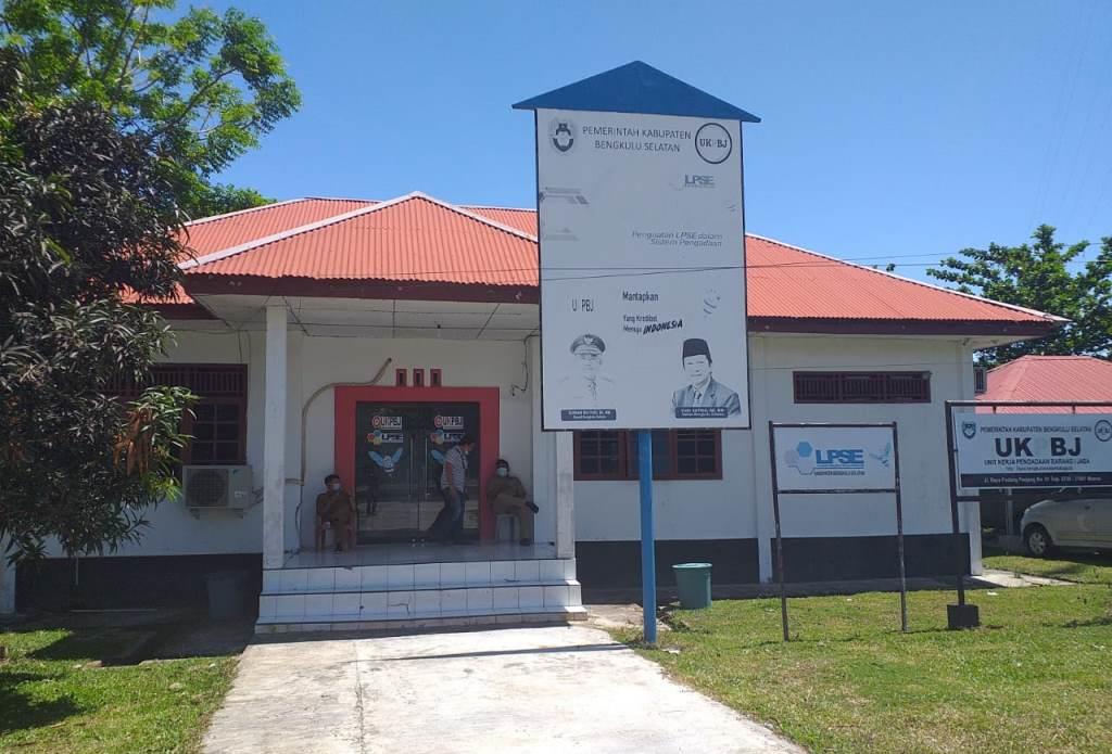 Praktik Monopoli Lelang Proyek Marak, Bupati Gusnan Diminta Turun Tangan