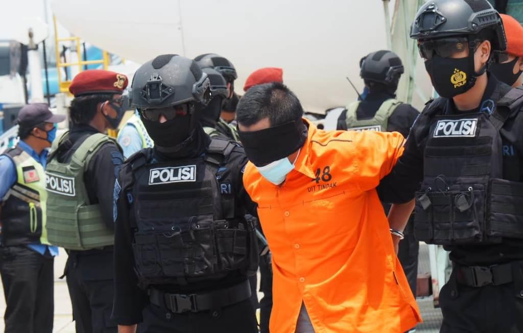 22 Orang Terduga Teroris Kelompok Fahim Digelandang Ke Jakarta