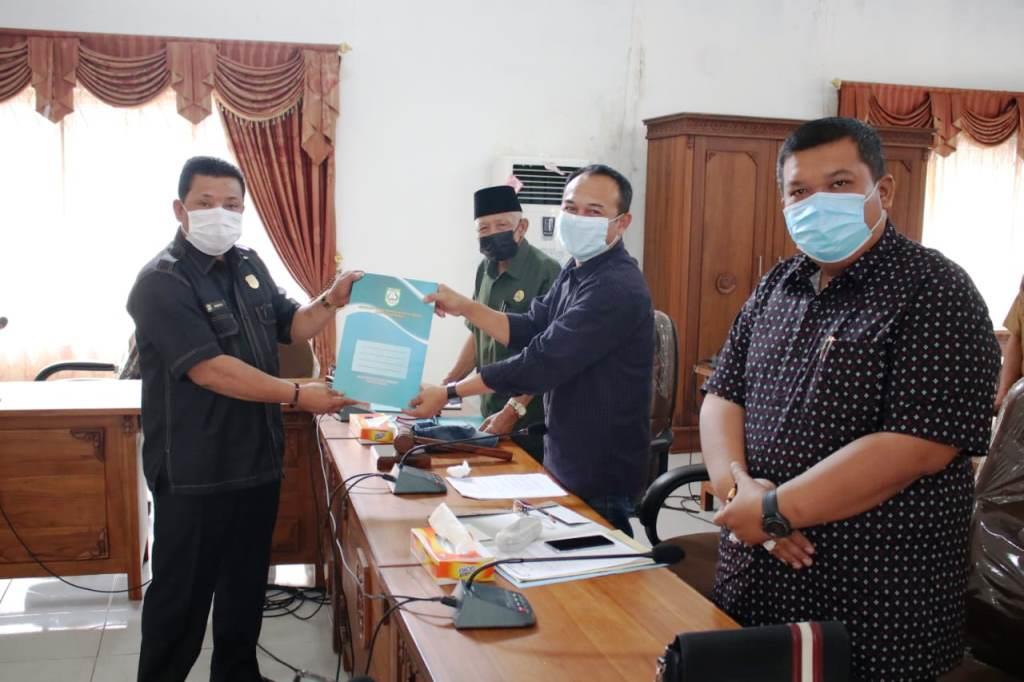 Hasil Pembahasan LKPJ Bupati dari Komisi Diterima Pimpinan DPRD Kepahiang