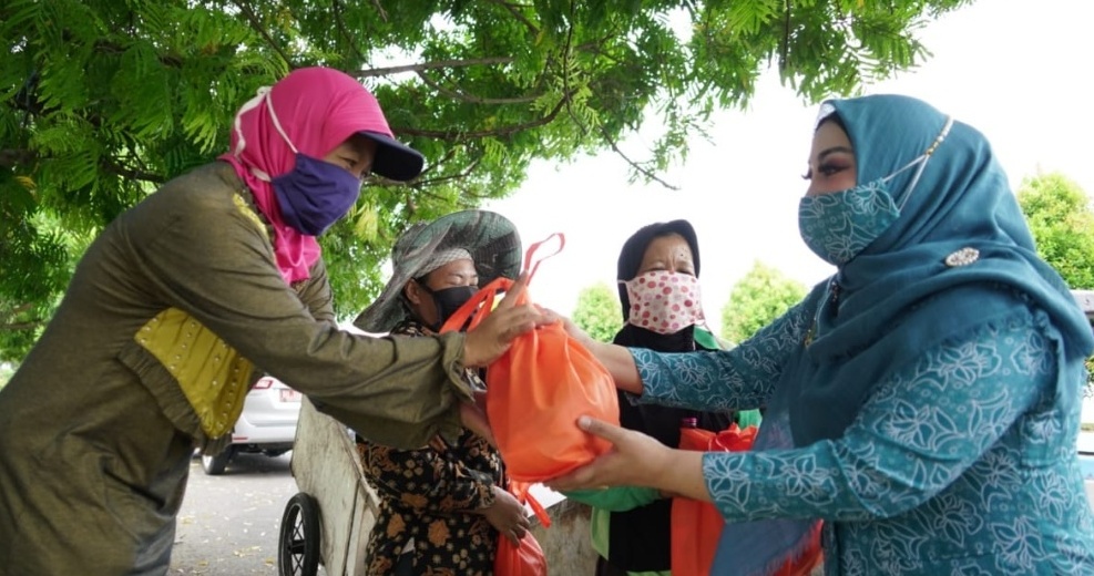 Berkah Ramadhan, TP PKK Provinsi Bengkulu Berbagi Paket Sembako