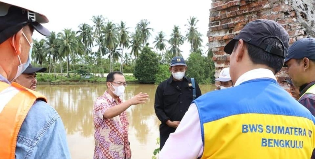 Bupati Sapuan Tinjau Titik Nol Perbaikan Benteng Anna
