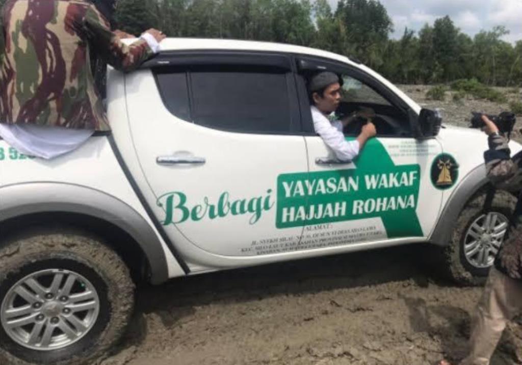 Yayasan Wakaf Bukan Kado Pernikahan UAS