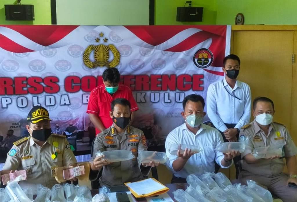 Lobster Senilai Rp 2,25 M Nyaris Diselundupkan, Polisi Amankan Tersangka Asal Kaur