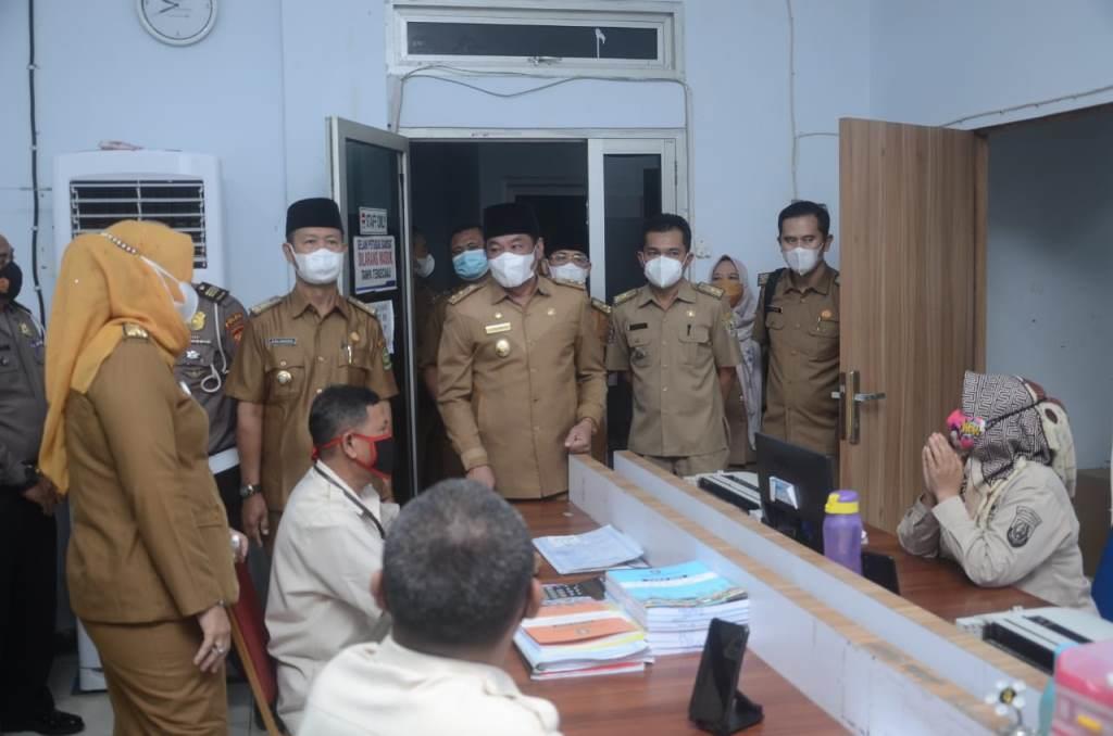 Wagub Rosjonsyah Warning Pungli Saat Sidak di Kantor Samsat