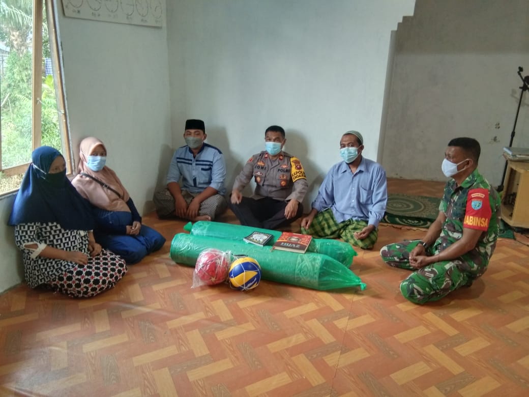 Koramil Sungai Kunyit dan Polsek Bagikan Perlengkapan Ibadah, Untuk Perkuat Keimanan Warga Binaan