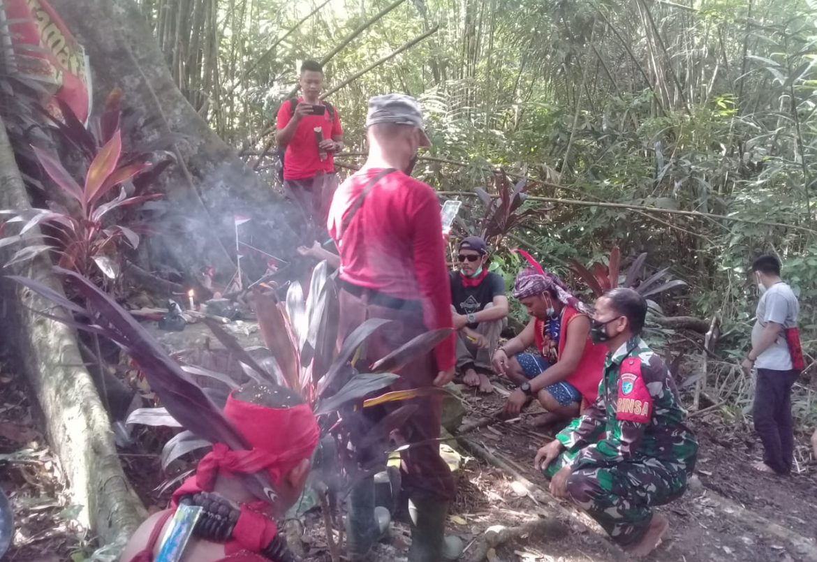 Pelihara Adat dan Kearifan Lokal, Koramil Menjalin Ikuti Pembukaan Adat Balala' Bahakng