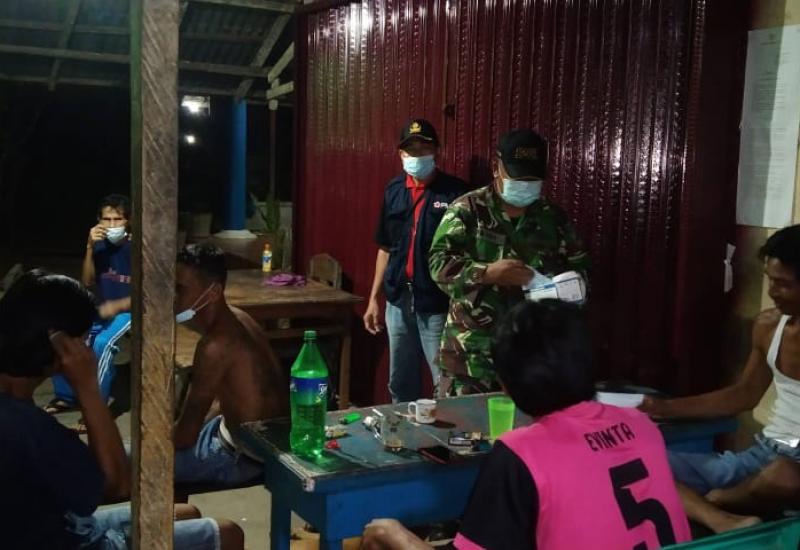 Koramil dan Polsek Toho Intensifkan Patroli Prokes