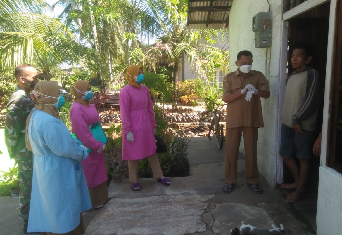 Dandim 1201 Apresiasi Babinsa Parit Banjar Dampingi Tim Tracer Cek Warga