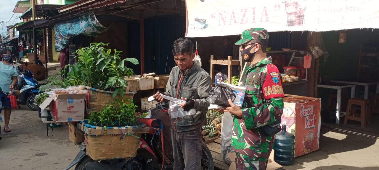 Babinsa Mandor Ajak Warga Patuhi Prokes Covid-19