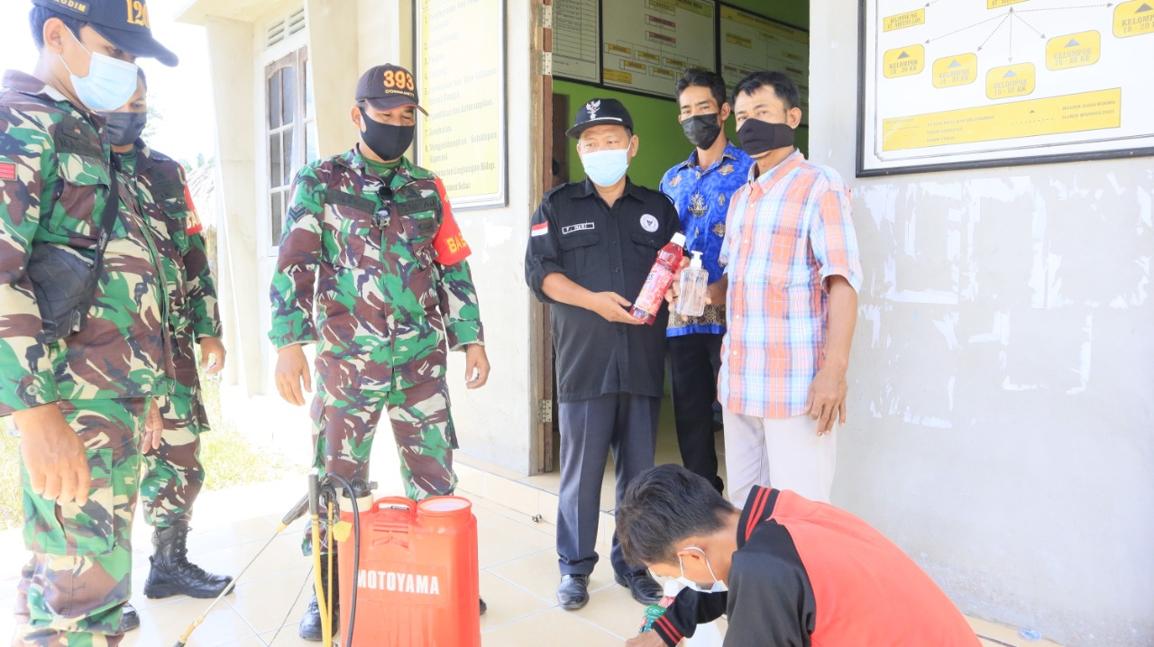 Fasilitas Umum Disemprotkan Disinfektan untuk Cegah Covid-19