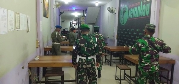 Koramil Sengah Temila Monitoring PPKM Pasar Pahauman