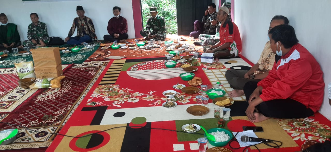 Komsos Babinsa, Bangun Kebersamaan dan Keakraban Warga Binaan dengan Makan Bersama