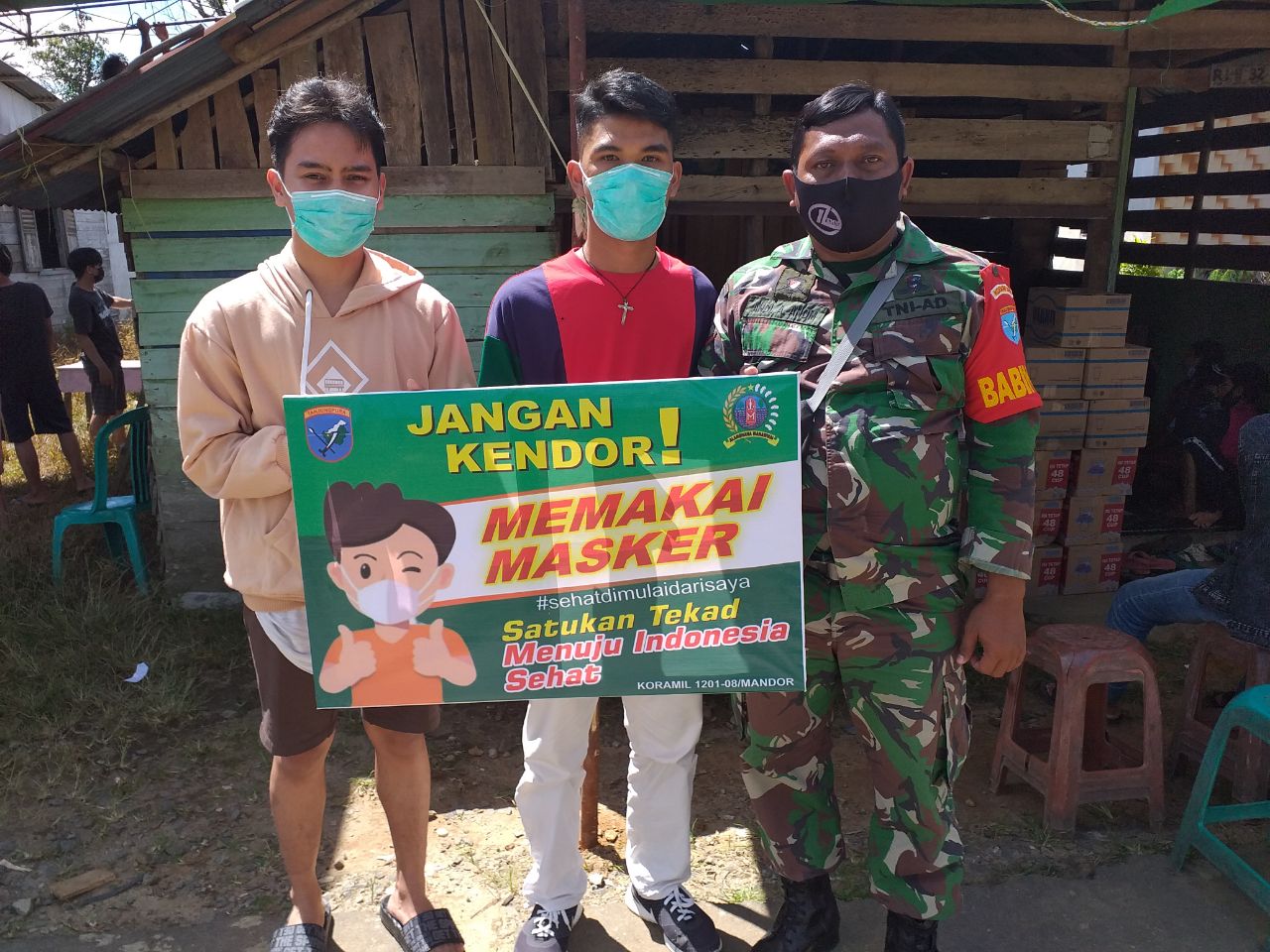 Babinsa Mandor Imbau Warga Binaannya Patuhi Protokol Kesehatan