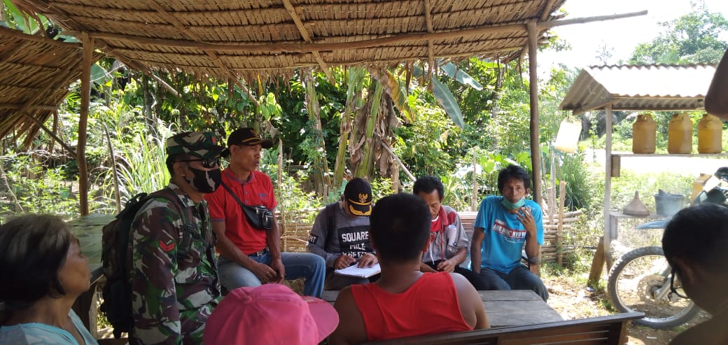 Kegiatan Babinsa Ngabang Terus Imbau Warga Antan Patuhi Prokes