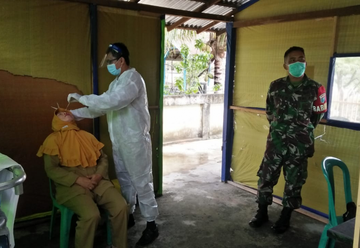 Tim Tracer Didampingi Oleh Babinsa Bakau Kecil