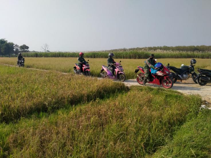 Babinsa Koramil Toho Lakukan Pendampingan Contact Tracing