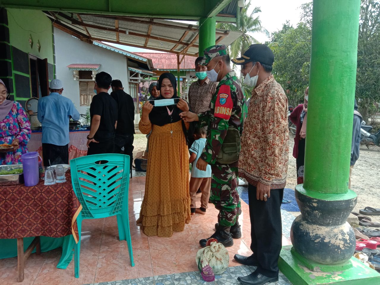 Babinsa Imbau Warga di Desa Binaan Patuhi Protokol Kesehatan 