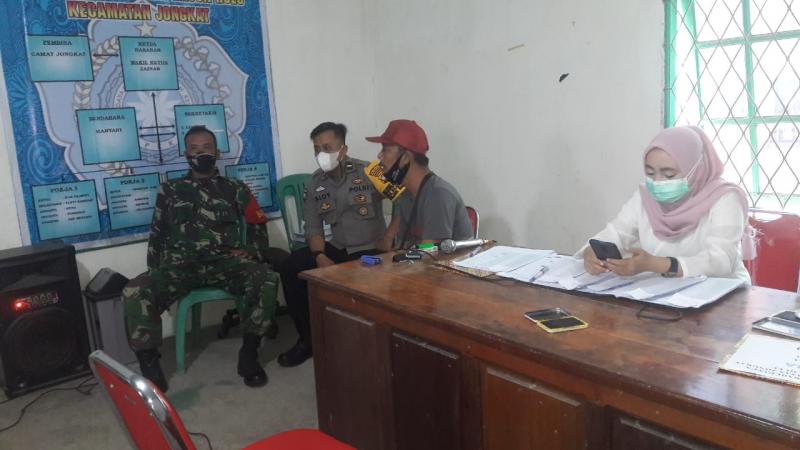 Dandim 1201 Apresiasi Babinsa Jungkat dan Bhabinkabtibmas Mendampingi Penyaluran BLT DD