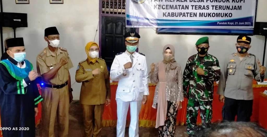 Wabup Wasri Lantik PAW Kades Pondok Kopi