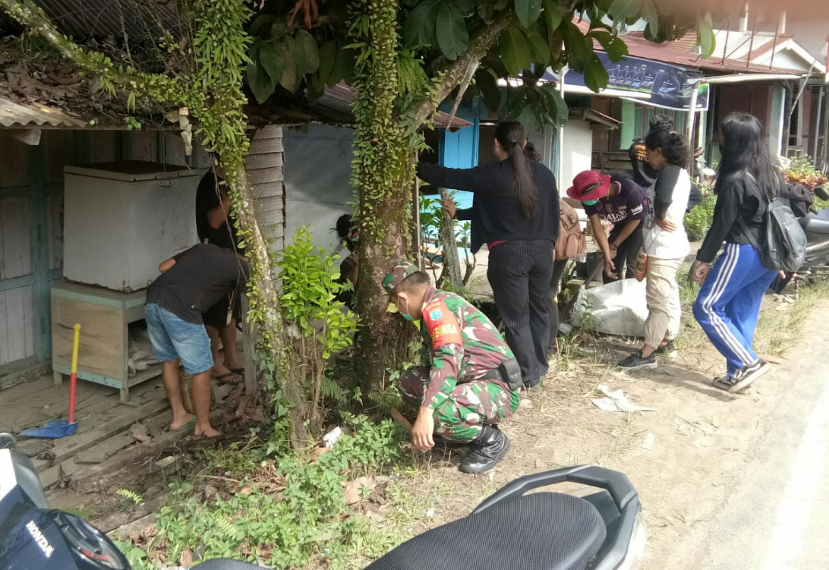 Bersih-Bersih Pos Babinsa Sidas, Dalam Rangka Peringatan Hari Lahir Pancasila