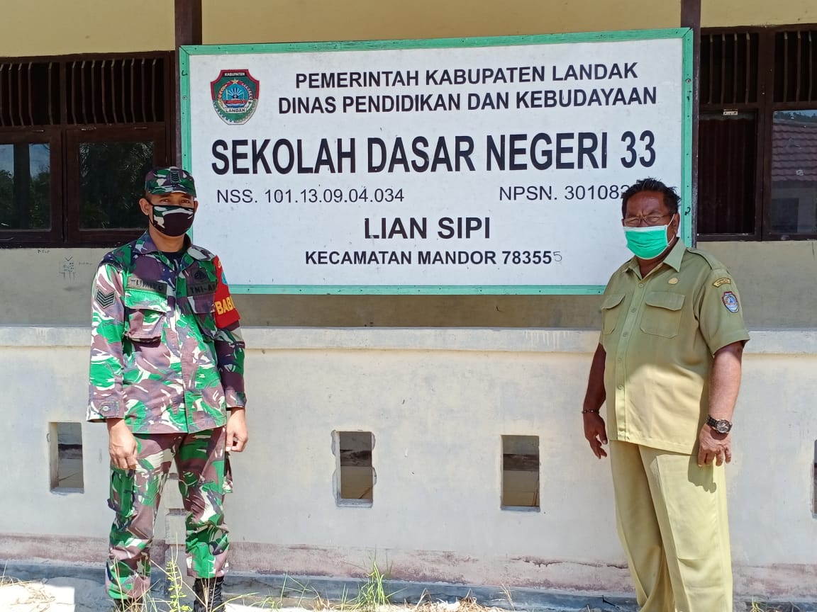 Cegah Covid-19 Dengan Sosialisasikan Prokes ke Pelajar SD oleh Babinsa Mandor