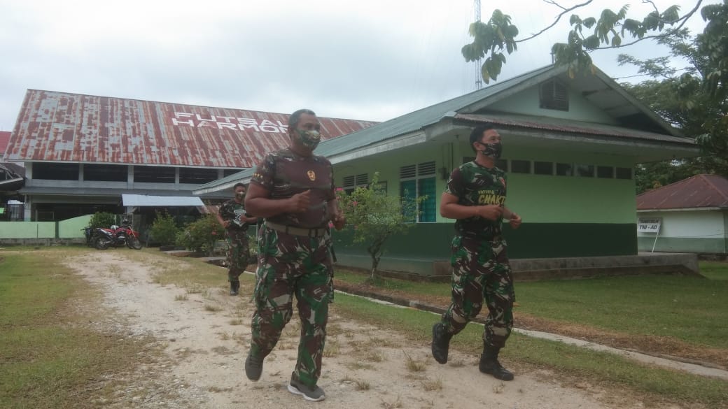 Jaga Imunitas Tubuh, koramil Ngabang Gelar Olah Raga Bersama. 