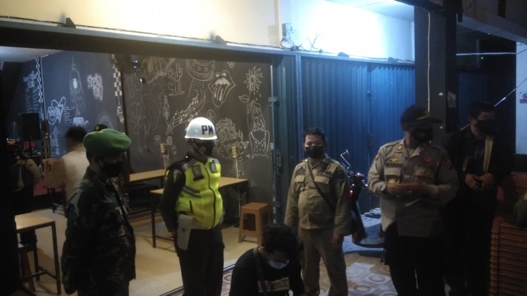 Giat Koramil 1201-11 Ngabang: Operasi PPKM Mikro Pembatasan Jam Malam 