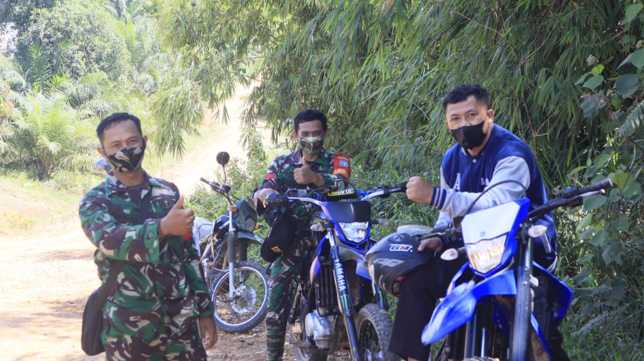 Keliling Desa Bersama Kades Kersik dan Babinsa 