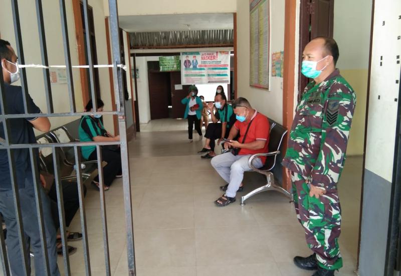 Sosialisasikan Vaksinasi Covid-19 di Menjalin, Babinsa Agus Triyono: Jangan Takut di Vaksin