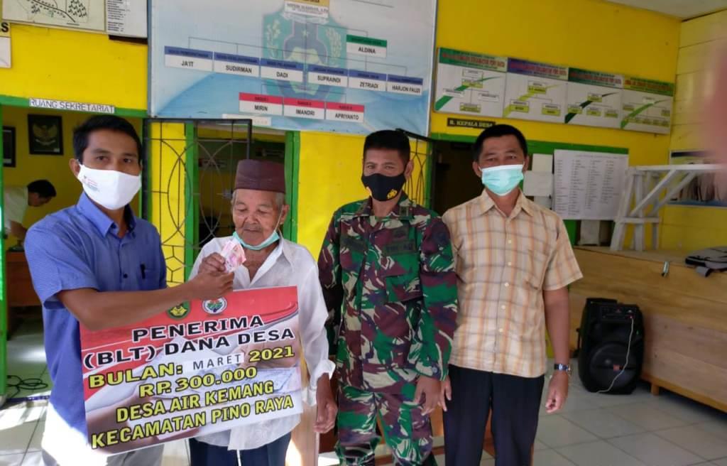 Pemdes Air Kemang Salurkan BLT DD Tahap Ketiga