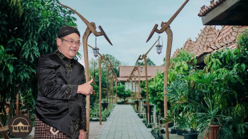 Mantan Rektor Ini Dirikan Rumah Makan Edukatif “Bale Raren”