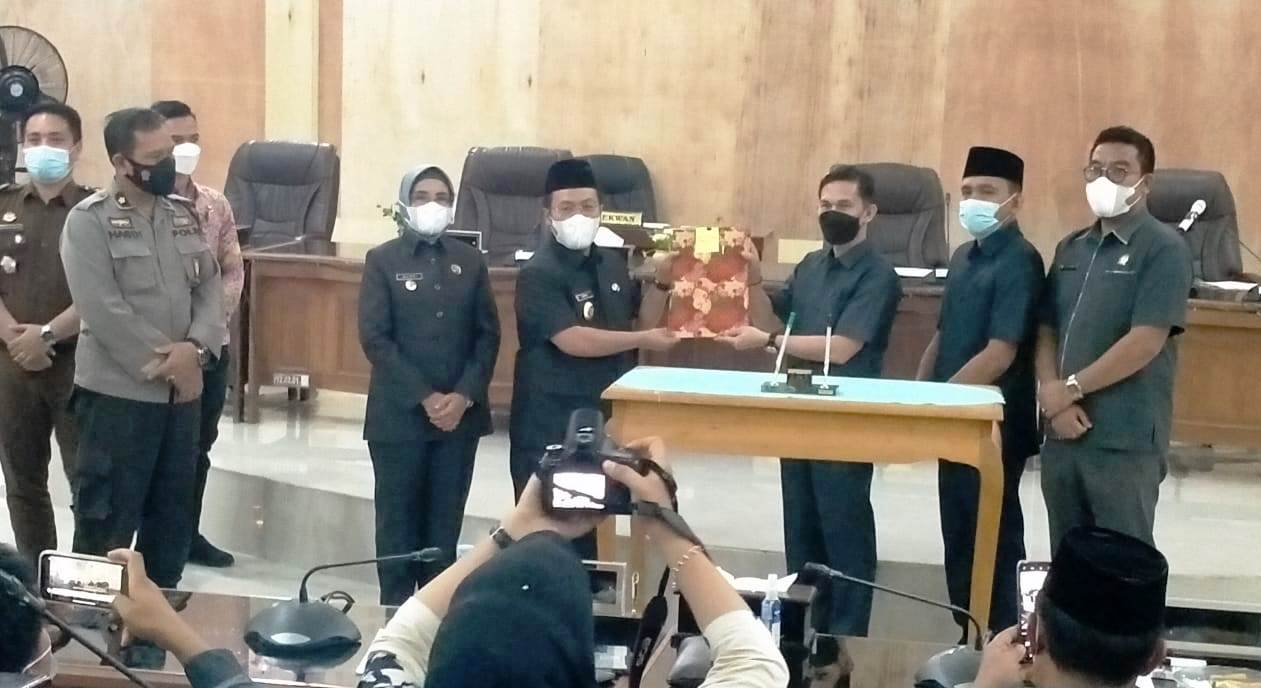 DPRD dan Pemkab Mukomuko Sepakati Raperda APBD Perubahan 2021