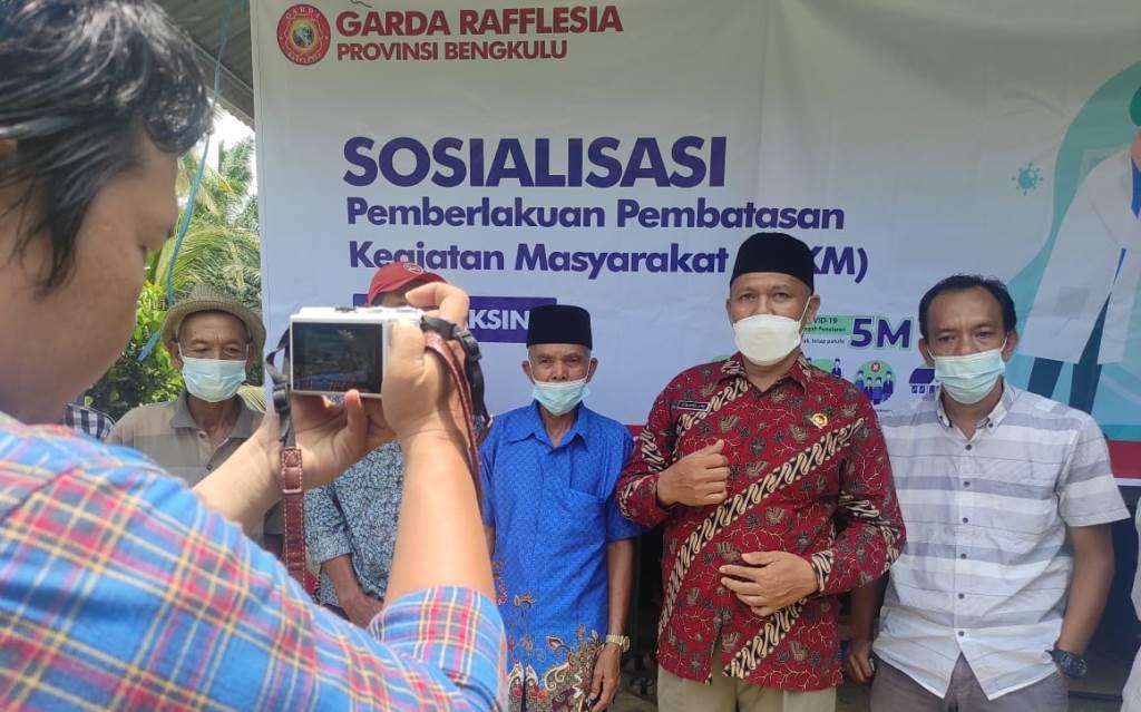 Garda Raflesia Sosialisasikan PPKM di Desa Talang Padang