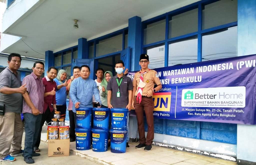 Better Home dan Jotun Support Remajakan Gedung PWI Bengkulu