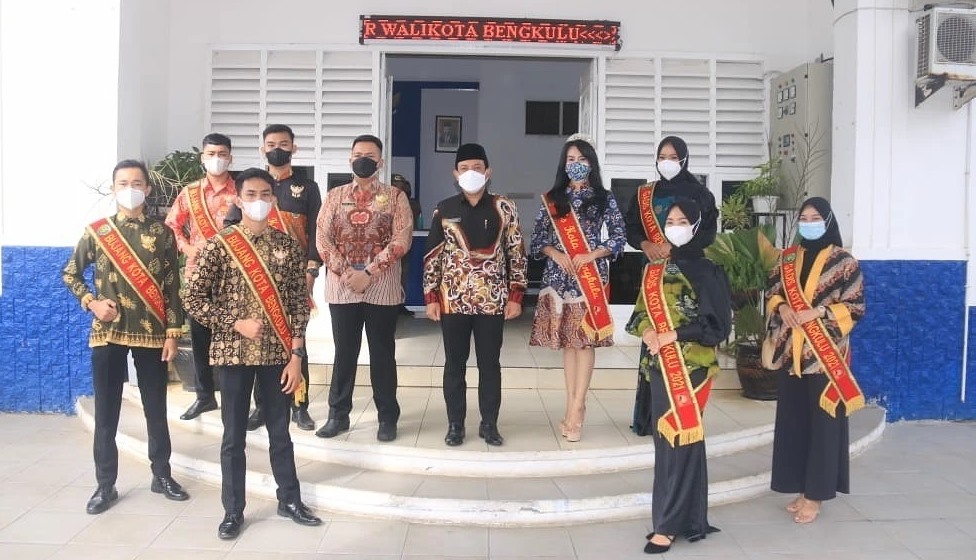 Wawali Ajak Bujang Gadis Aktif di Kegiatan Sosial Pemkot