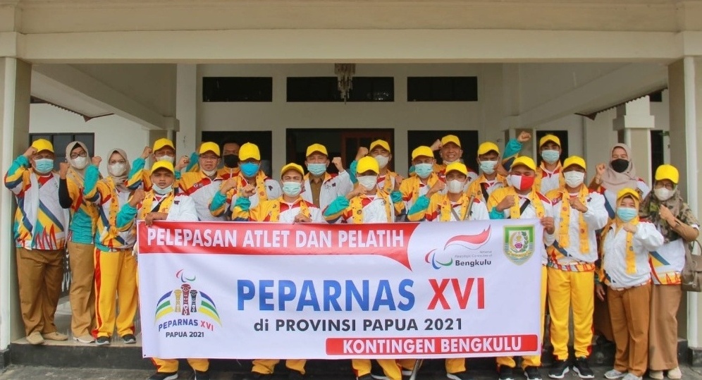 Sekda Lepas Kontingen Bengkulu ke Peparnas XVI