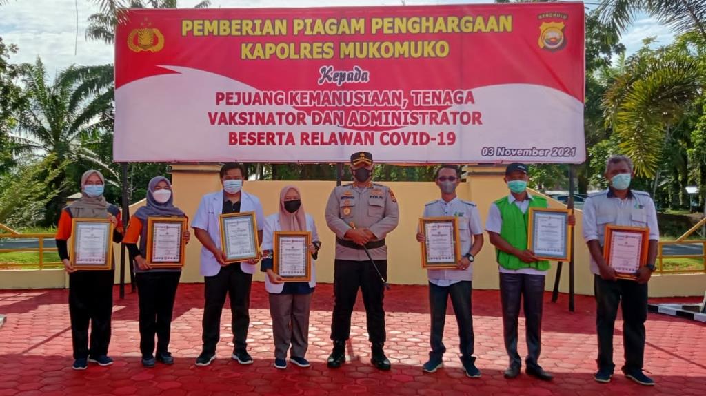 Berjasa Lawan Pandemi, 8 Orang Nakes Asal Mukomuko Diganjar Penghargaan