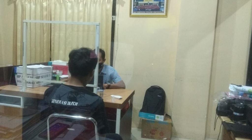 Sopir Ojol Ini Ditangkap Gara-gara Perkosa Pacarnya yang Mahasiswi