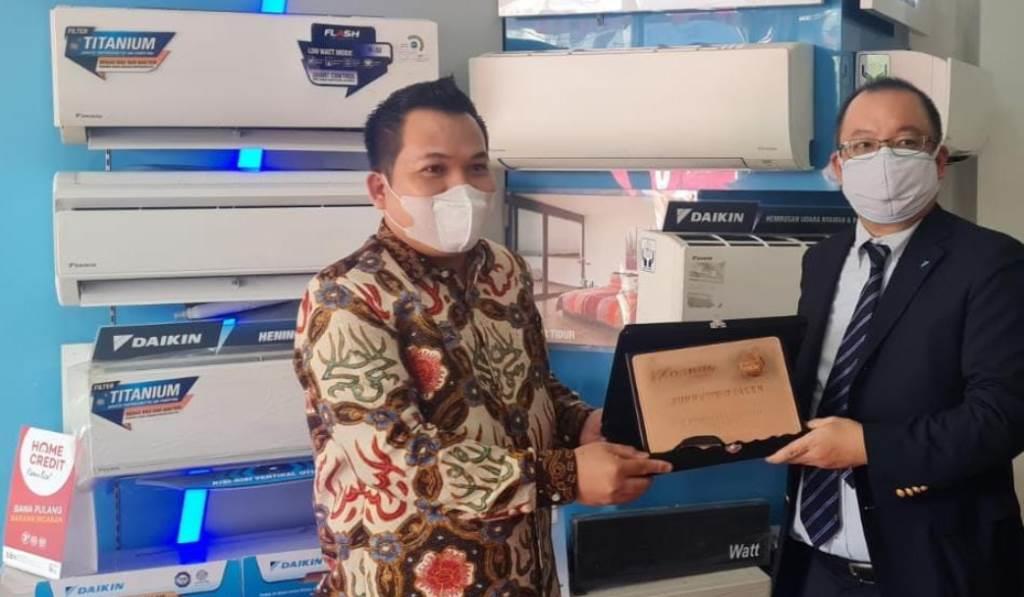 Raih Dua Award, Central Elektro Rajai Pasar Daikin Sumbagsel