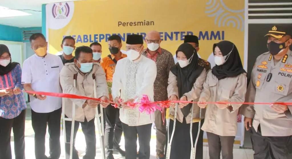 Gubernur Rohidin Beri Dukungan Fasilitas Kelompok Difabel