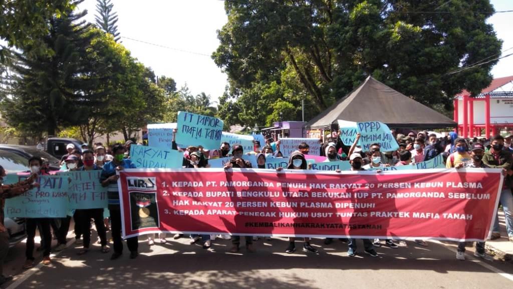 Aksi Demo Warga ke Bupati Mian: Tutup PT. Pamor Ganda, Penuhi Hak Rakyat 20 Persen Kebun Plasma