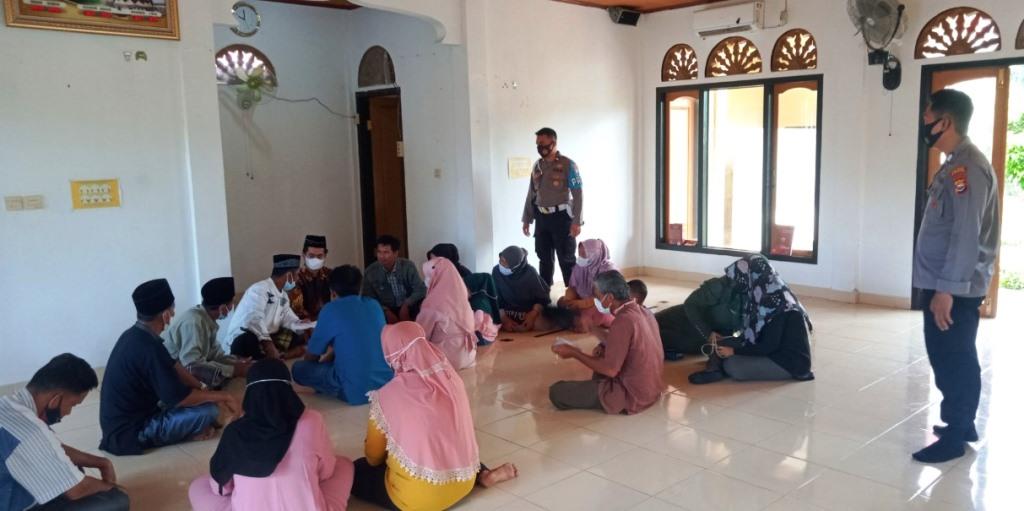 Seorang Tahanan Polres Mukomuko Nikahi Sang Kekasih