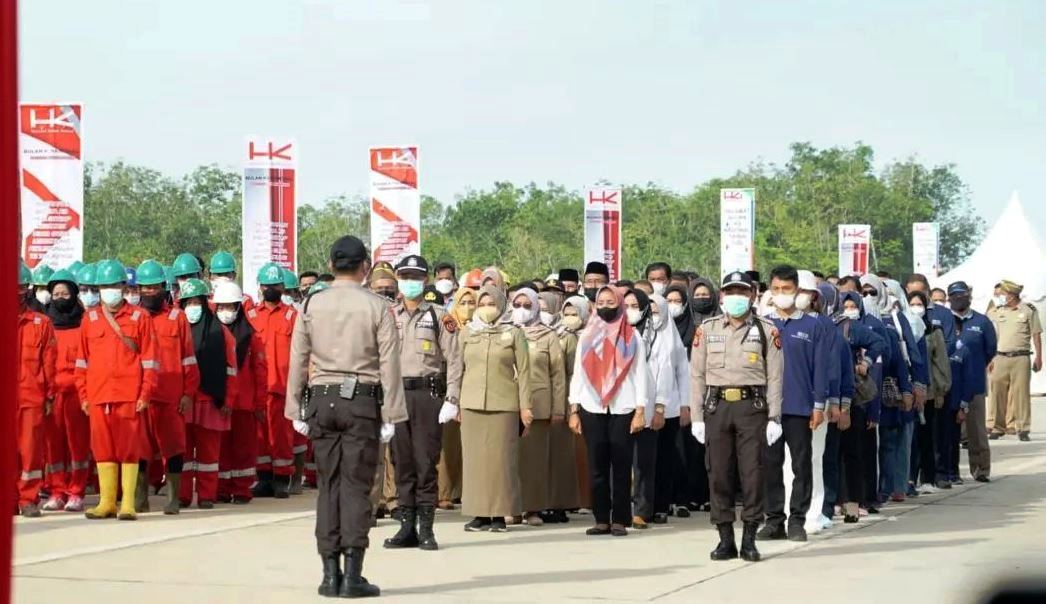 Disnakertrans Provinsi Bengkulu Gelar Apel Bendera Peringati Bulan K3 Nasional 2022