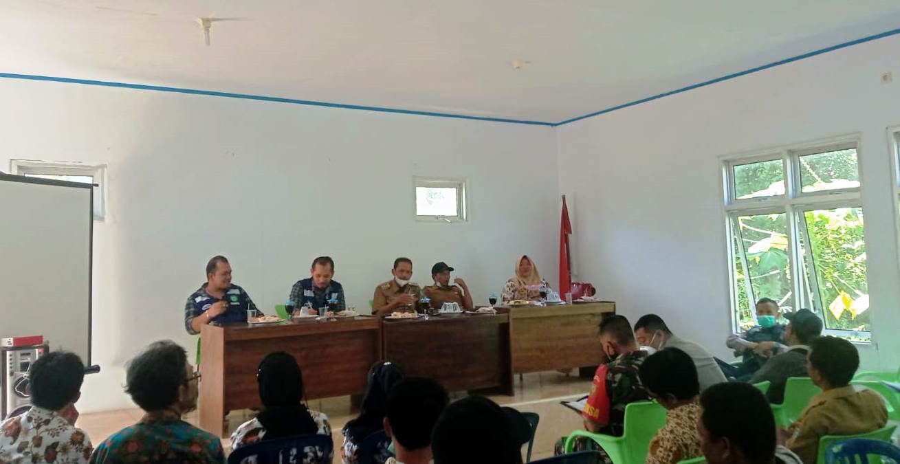 Manajemen PT PMN Adakan Pertemuan dengan Warga Gunung Selan