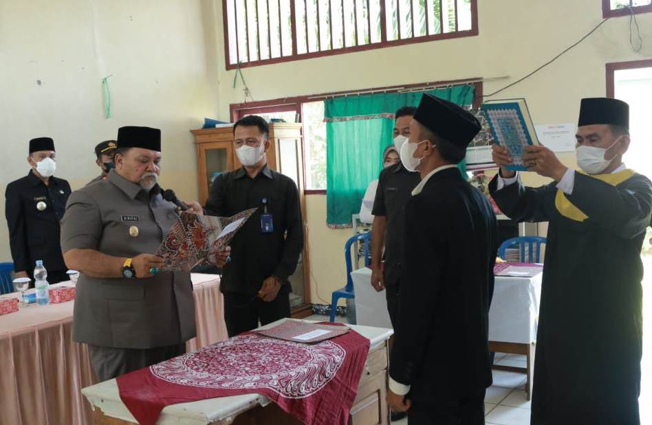 Wabup Rifa’i Lantik Anggota BPD Desa Batu Bandung